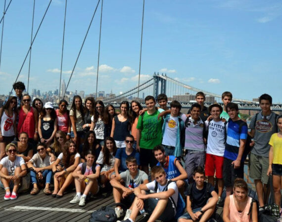 Wagner College - students on Brooklyn Bridge
